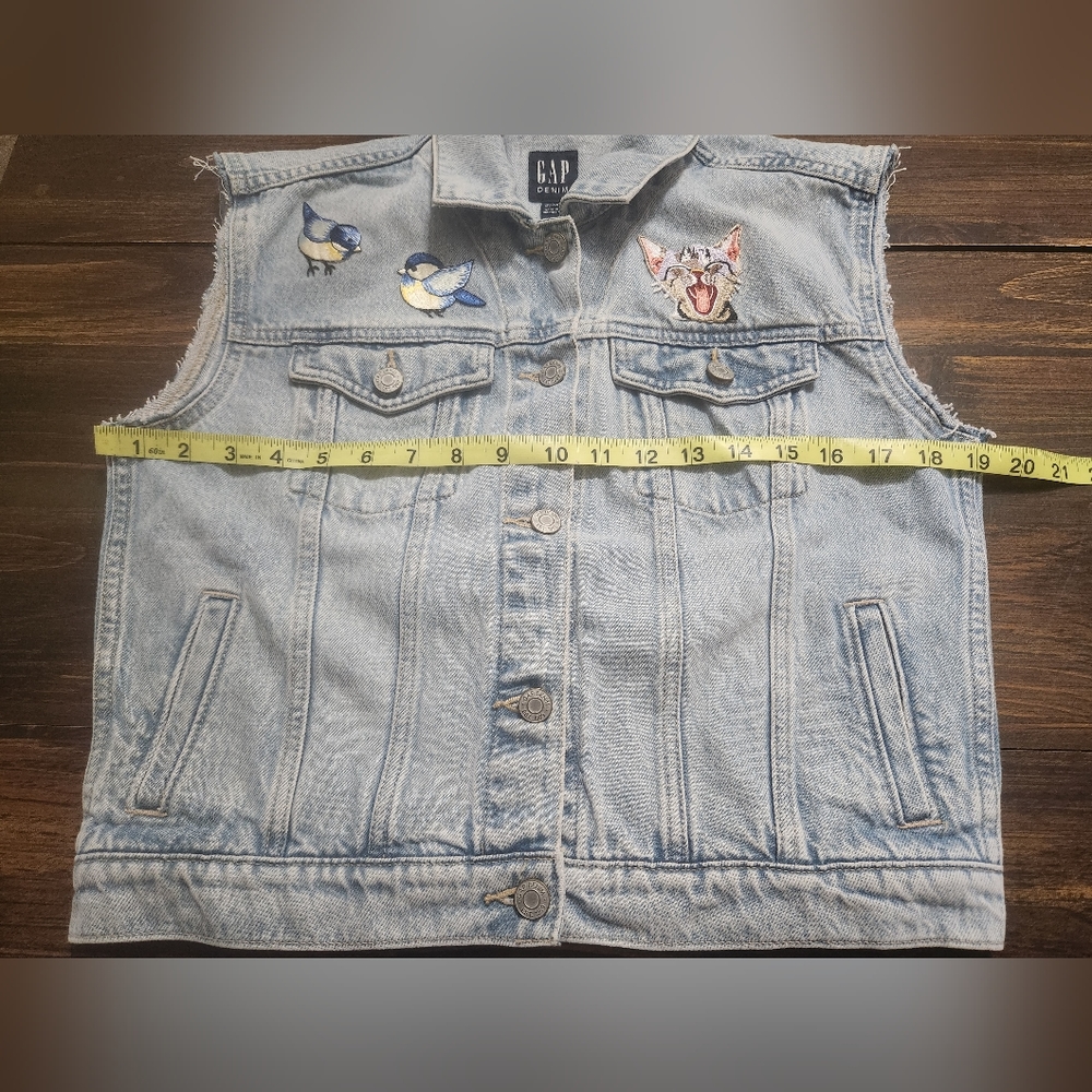 Gap Distressed Denim Jean Vest with Patches small - Picture 7 of 9